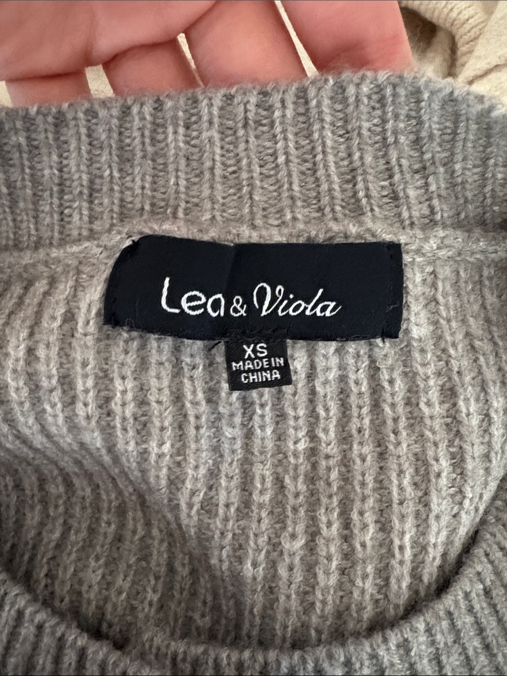 Lea & Viola Light Gray Ribbed Knit Sweater - Picture 2 of 2